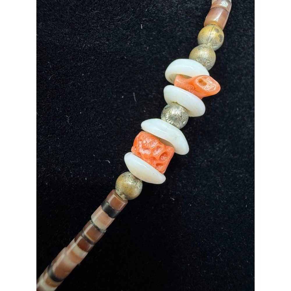 VTG Southwestern Heishi Puka Shell Coral Bead Choker Necklace 17" Boho Casual - Picture 1 of 7